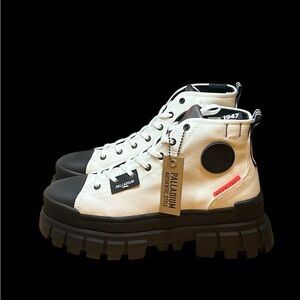 Size 9 - Women’s Palladium Revolt Hi TX Star White Platform Boot / 97242-116-M